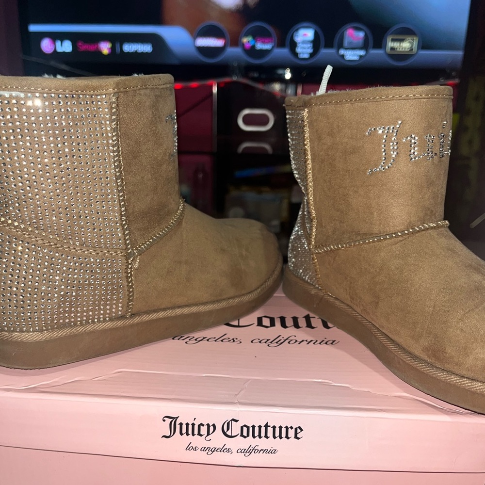 Juicy Couture los angeles, california ankle boots